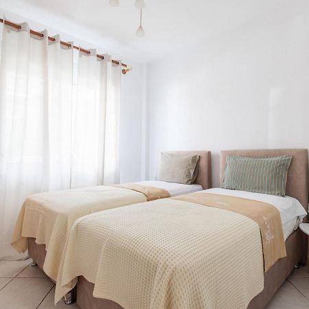 Apartment Next To The Sea Paralia Dionysiou Buitenkant foto