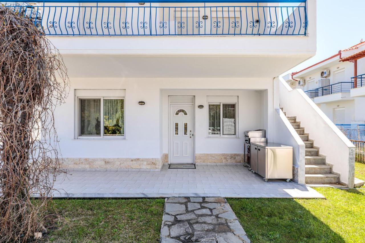 Apartment Next To The Sea Paralia Dionysiou Buitenkant foto