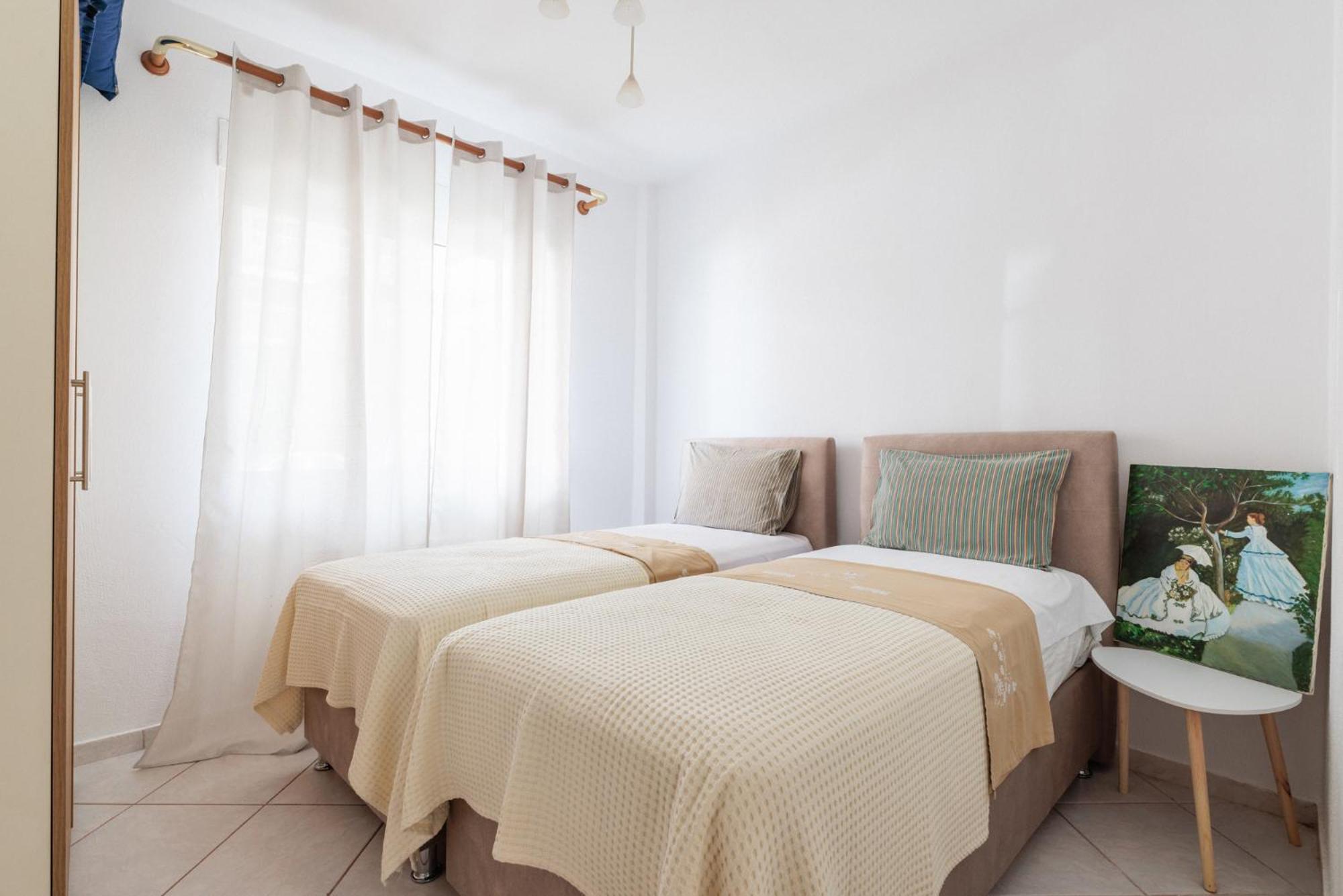 Apartment Next To The Sea Paralia Dionysiou Buitenkant foto